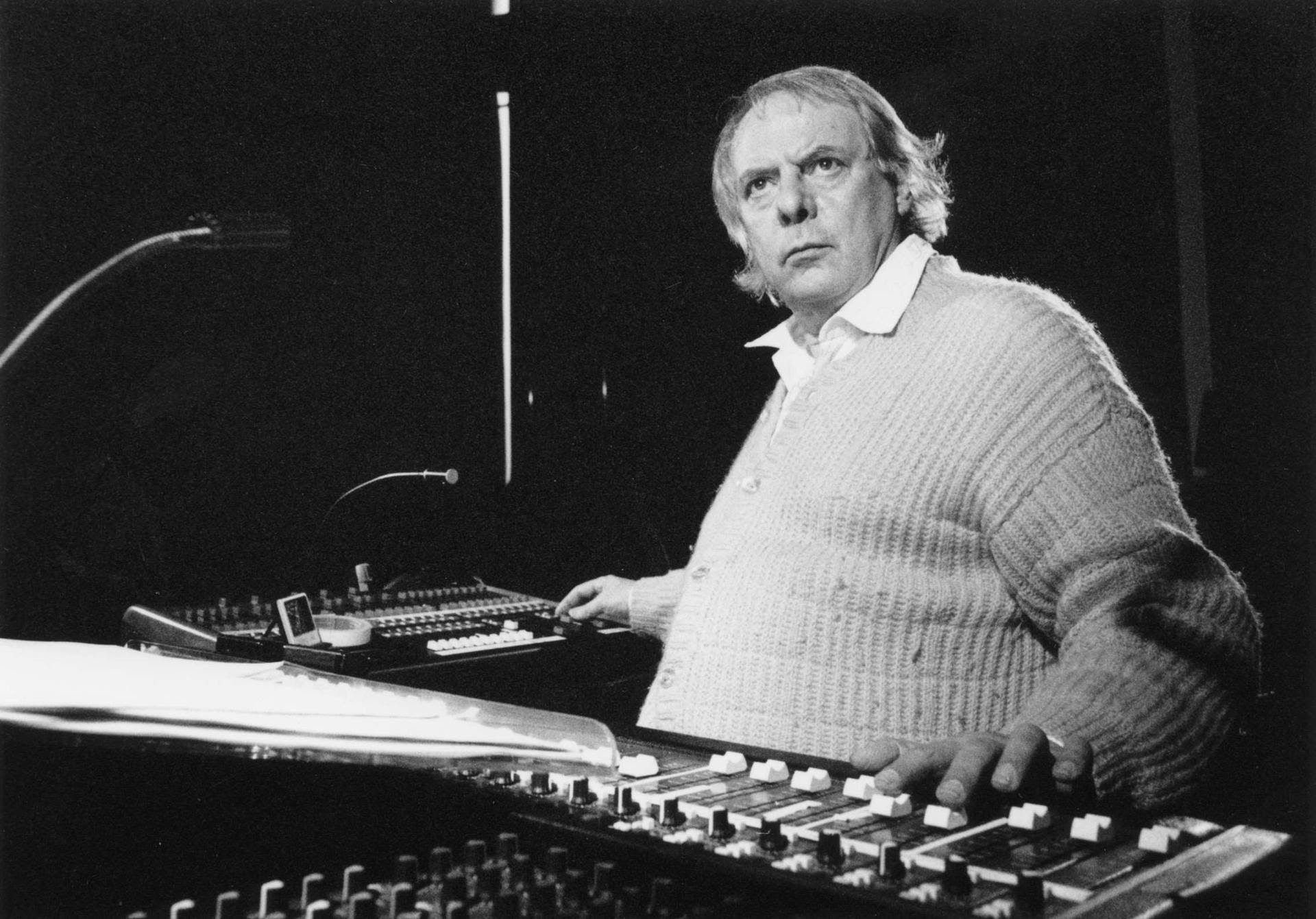 Karlheinz Stockhausen - Stimmung